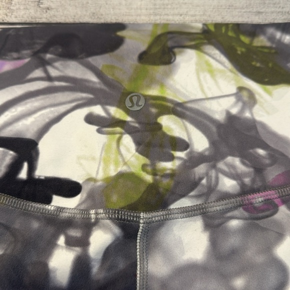 🍋Women’s Lululemon Throwback Print Align High Rise Short 6” size 12🍋 - Picture 8 of 13